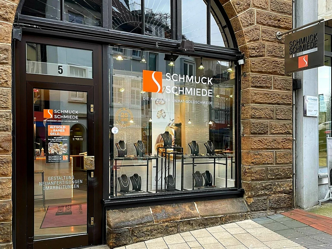 Das Bild zeigt den Eingangsbereich des Geschäftes.