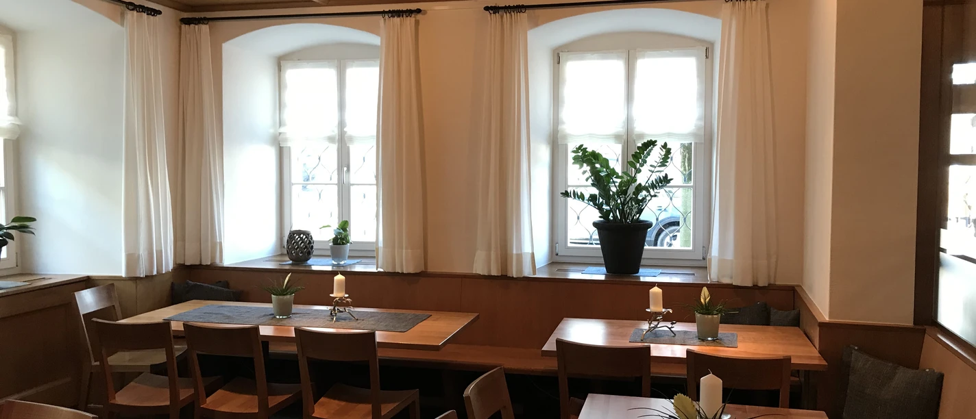 Linde Stans AG_Restaurant innen_Essen und Trinken_Restaurants_Nidwalden (3).JPG Linde Stans AG innen