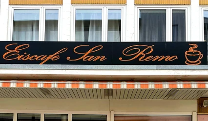 Minden - Eiscafé San Remo.jpg Das Bild zeigt den Eingangsbereich des Eiscafé San Remo.