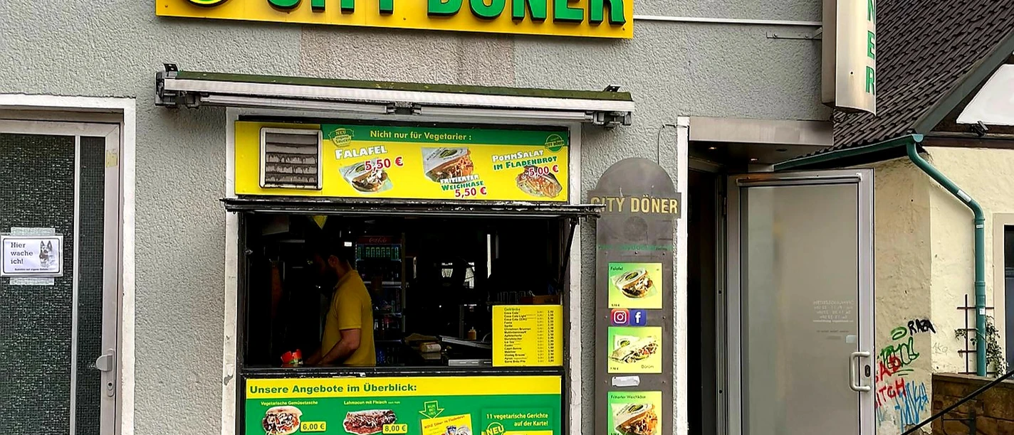 City Döner.jpg Das Bild zeigt den Eingangsbereich des Schnellrestaurants "City Döner"