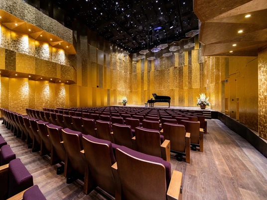 Kammermusiksaal KKV Blick auf die Bühne des KammermusiksaalsView of the stage of the chamber music hallVue de la scène de la salle de musique de chambre