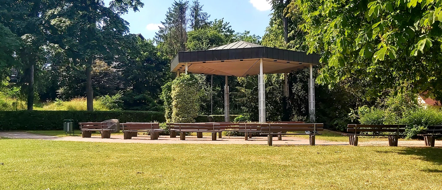 Das Bild zeigt den Musikpavilion