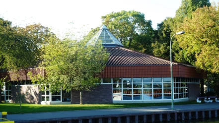 Das Bild zeigt den Ausstellungspavilion Schachtschleuse