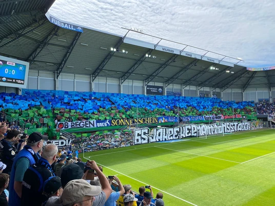 Home Deluxe Arena Innen