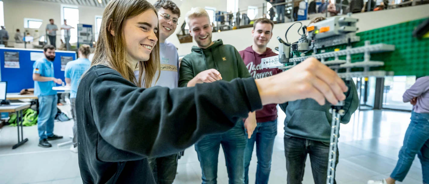 hsos-projektmesse-loesungen-fuer-morgen_2_c_hochschule osnabrueck.jpg