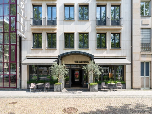 Außenansicht Außenansicht mit EingangExterior view with entrance