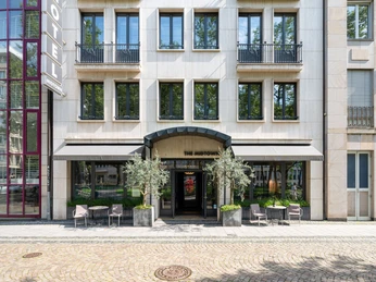 exterior view Außenansicht mit EingangExterior view with entrance