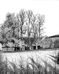 holsen-hofanlage-ostsieker-alt.jpg Alte Hofanlage mit Fachwerkhäusern und hohen Bäumen, umgeben von einer Wiese und kahlen Hecken.