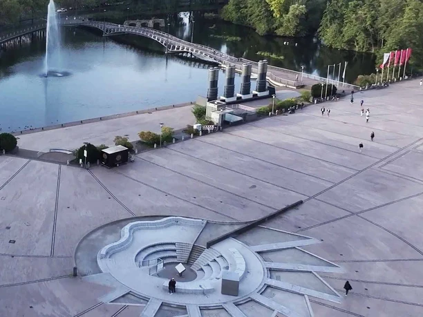 Blick von oben View of the MediaPark square from above