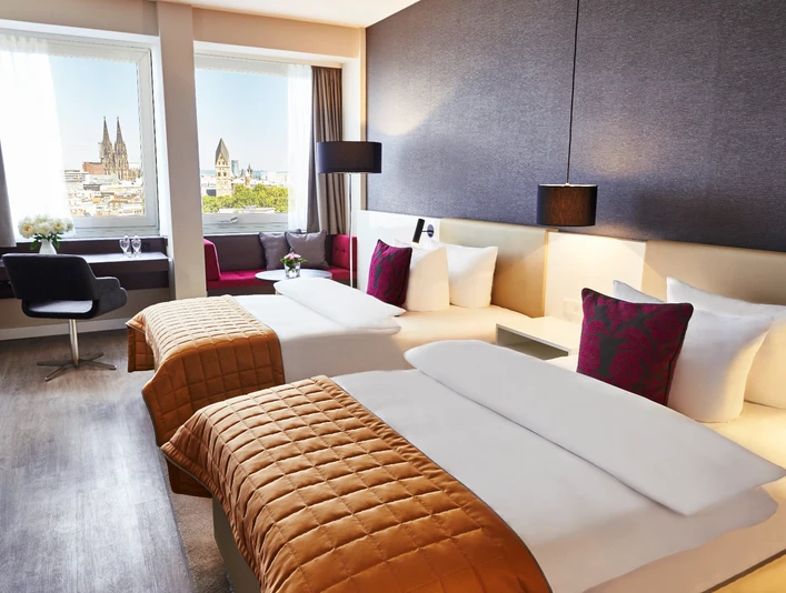 Steigenberger Köln Twin Room modernes Hotelzimmer mit zwei separaten BettenModern hotel room with two separate beds