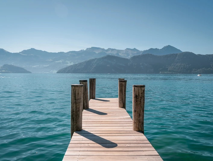Oberdorfquai jetty Aussicht vom Oberdorfquai in die BergeView of the mountains from OberdorfquaiVue sur les montagnes depuis le quai d'Oberdorf