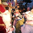 Der Nikolaus empfängt 200 Homberger Kinder