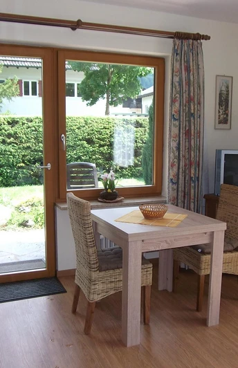 Wohnzimmer mit Essplatz