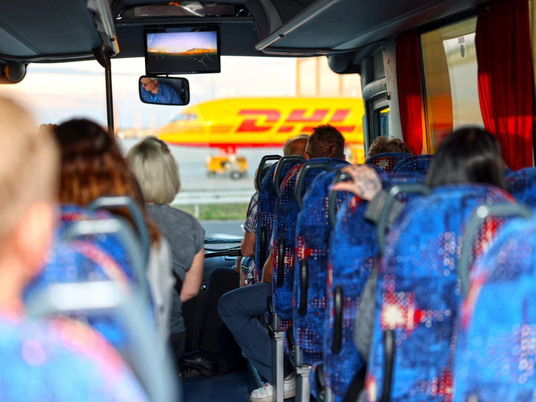 Rahmenprogramm Airport-Tour am Flughafen Leipzig/Halle für Ihre Tagung & Konferenz in Leipzig Rahmenprogramm Airport-Tour am Flughafen Leipzig/Halle für Tagung & Konferenz Leipzig ConventionSupporting program Airport Tour at Leipzig/Halle Airport for Leipzig Convention & ConferenceDoprovodný program Prohlídka letiště Lipsko/Halle pro konferenci Leipzig Convention & ConferenceProgram wspierający wycieczkę na lotnisko Lipsk/Halle dla Leipzig Convention & ConferenceOndersteunend programma luchthavenrondleiding op luchthaven Leipzig/Halle voor Leipzig Convention & ConferenceProgramma di supporto Tour aeroportuale all'aeroporto di Lipsia/Halle per la Convenzione e la Conferenza di Lipsia