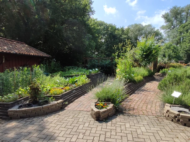 Nutz- und Wandelgarten Kösterhof2