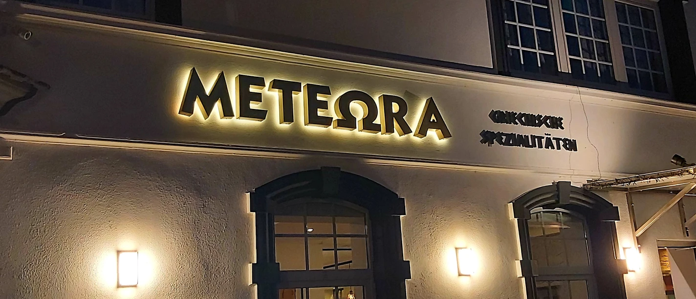 Minden - Meteora.jpg Das Bild zeigt den Eingangsbereich des Restaurants.