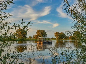 Eider-Bargener Faehre.jpg