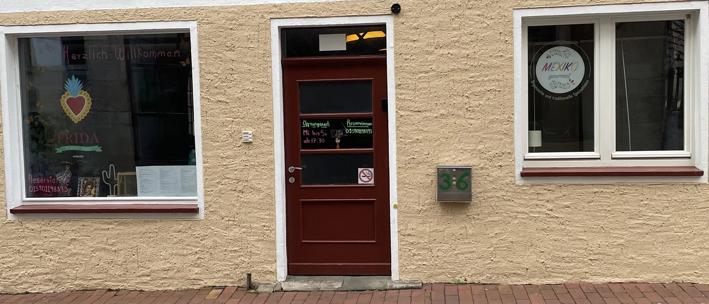 Das Bild zeigt den Eingangsbereich des Restaurants "Frida".