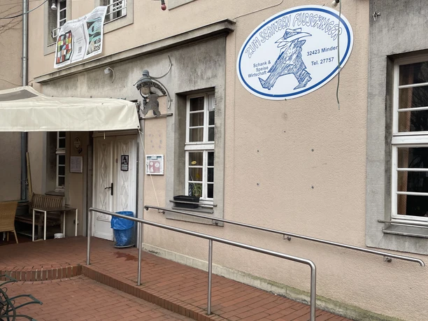 Das Bild zeigt den Eingangsbereich des Restaurants.