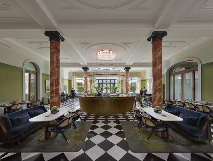 MOzern Bar & Brasserie MOzern Bar & Brasserie von InnenMOzern Bar & Brasserie from the insideMOzern Bar & Brasserie de l'intérieur