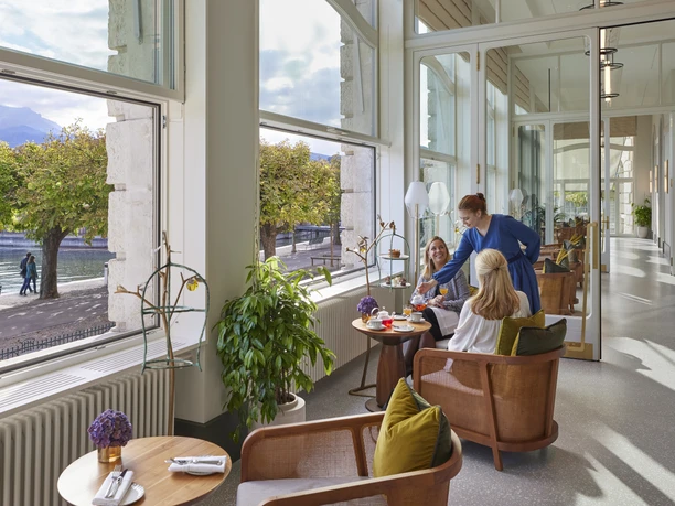 High Tea High Tea au MOzern Bar and Brasserie