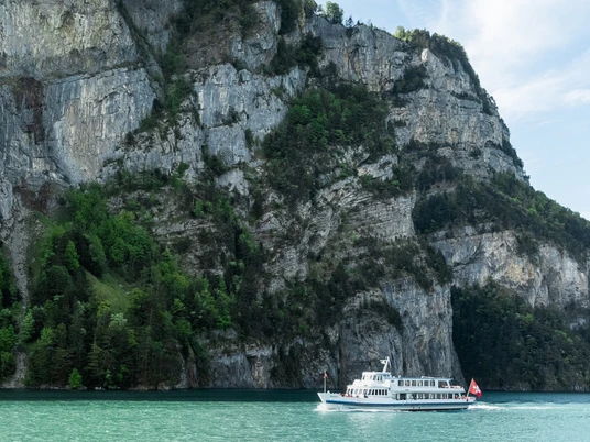 Urnersee_Mittagsschiff