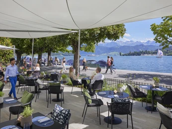 Terrasse beim Quai 10Terrace at Quai 10Terrasse près du Quai 10