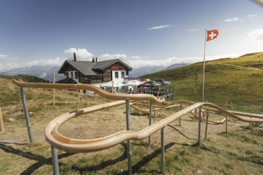 kugelbahn-bettmerhuette-familie-bettmeralp-sommer-aletsch-arena-marco-schnyder-07.jpg