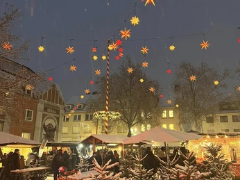 Adventsmarkt unterm Sternenhimmel