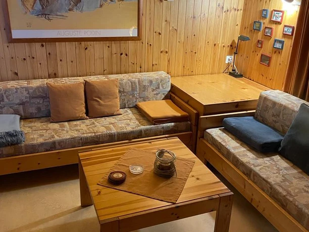 2 Neu gepolsterte Sofas