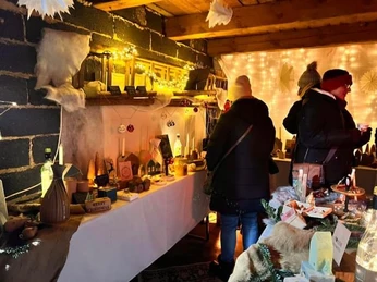 Adventsmarkt unterm Sternenhimmel