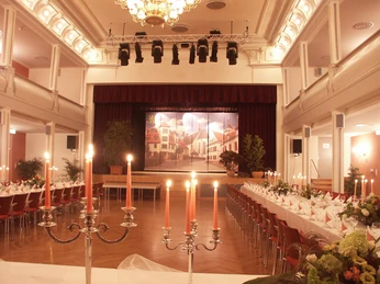 Volkshaus Pegau Hochzeitstafel