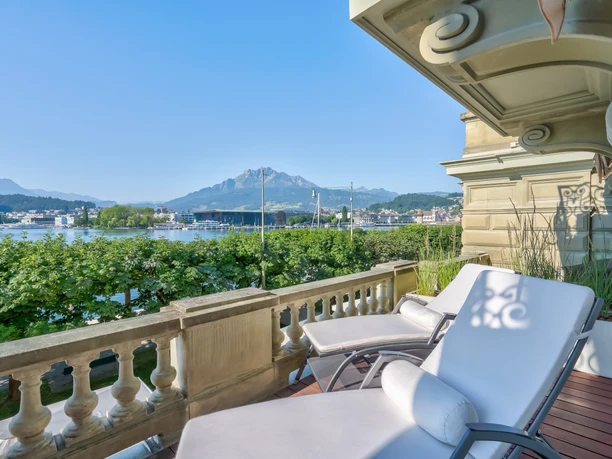 DSC05668_69_70_71_72.jpg Aussicht auf den Vierwaldstättersee vom Grand Hotel National SPA