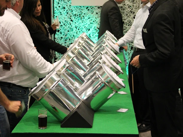 SINNfonie. Eine Parcours durch die Welt der Sinne. Taststation SINNfonie. A tour through the world of the senses. Touch station