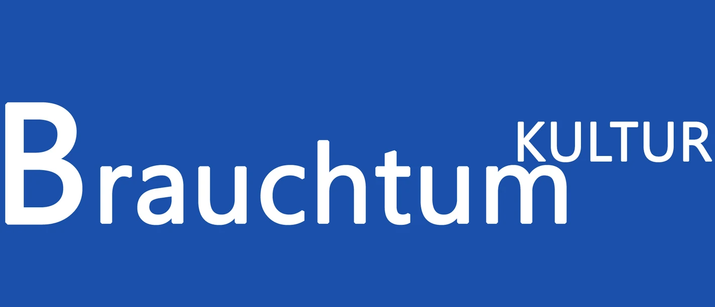 Brauchtum_Kultur.jpg Tradition und Kultur vereint in einem kräftigen Blau, mit markanten weißen Schriftzügen dargestellt.