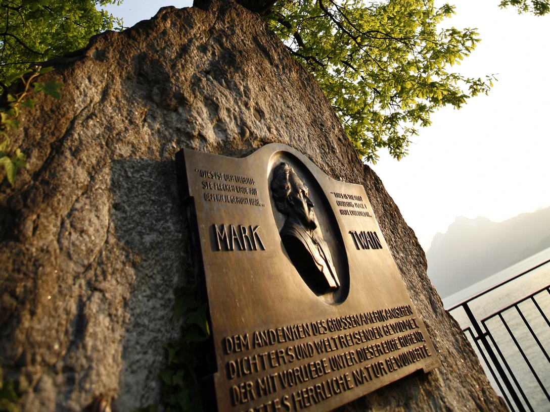 Mark Twain Gedenkstein Mark Twain GedenksteinMark Twain memorial stonePierre commémorative Mark Twain