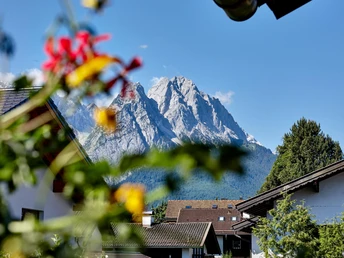 Blick vom Balkon zur Zugspitze