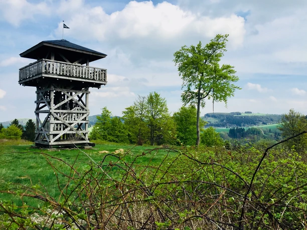 Aussichtsturm am Ringwallweg Schwalenburg