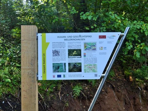 Infotafel am Geschichtspfad Welleringhausen