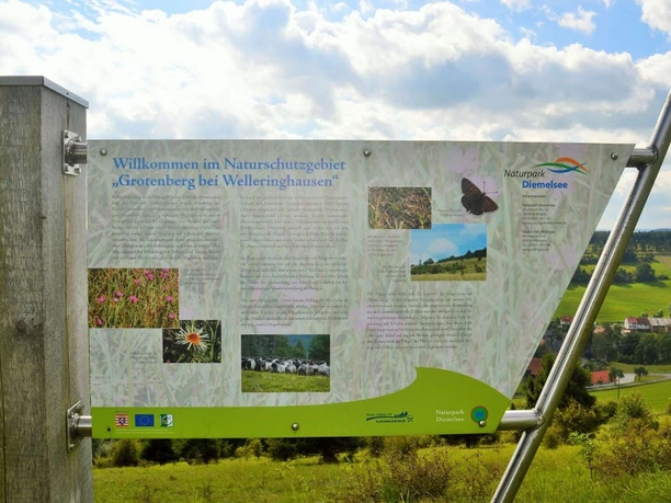 Infotafel Naturschutzgebiet Grotenberg in Welleringhausen