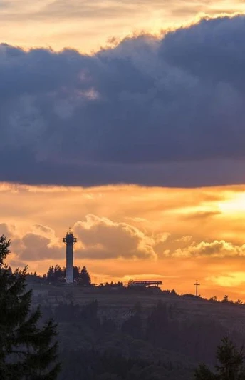 Blick auf den Ettelsberg bei Sonnenuntergang