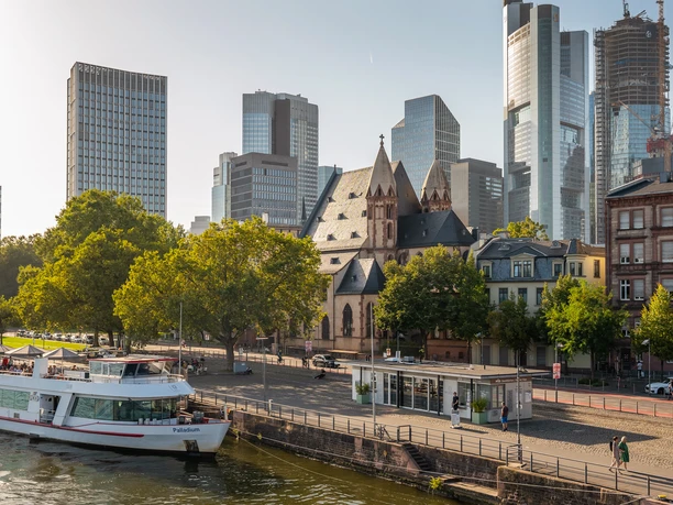 Frankfurt_Pilgerweg- Leonhardskirche_1040472_© #visitfrankfurt_plazy_Isabela_Pacini.jpg