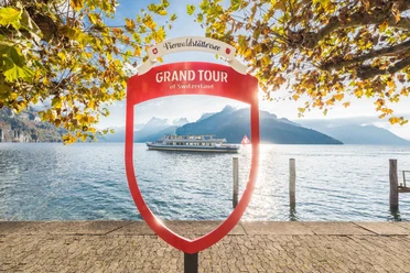 Fotospot_GrandTour_Brunnen