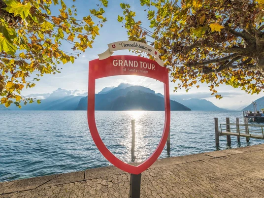 Fotospot_GrandTour_Brunnen