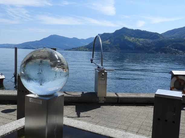 Glasi-Bar by the lake