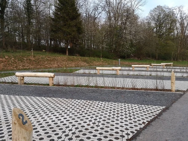Wohnmobilstellplatz Burg Heiligenberg.jpg