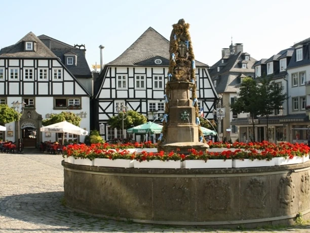 Marktplatz Brilon Jägerhof und CafeamMarkt