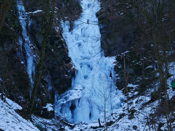 Wasserfall im März Wasserfall im März