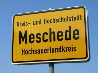 Kreis- und Hochschulstadt Meschede, Ortsschild