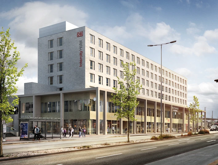 IntecityHotel Paderborn Sechsstöckiges modernes Hotelgebäude mit IntercityHotel-Logo, urban gelegen, von Straße gesäumt.